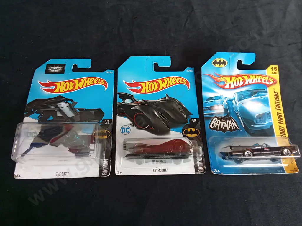3 HOT WHEELS BATMAN BOXED Image 1++