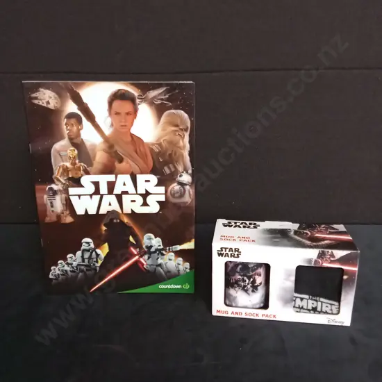 STAR WARS COUNTDOWN COLLECTABLES AND MUG AND SOCK PACK