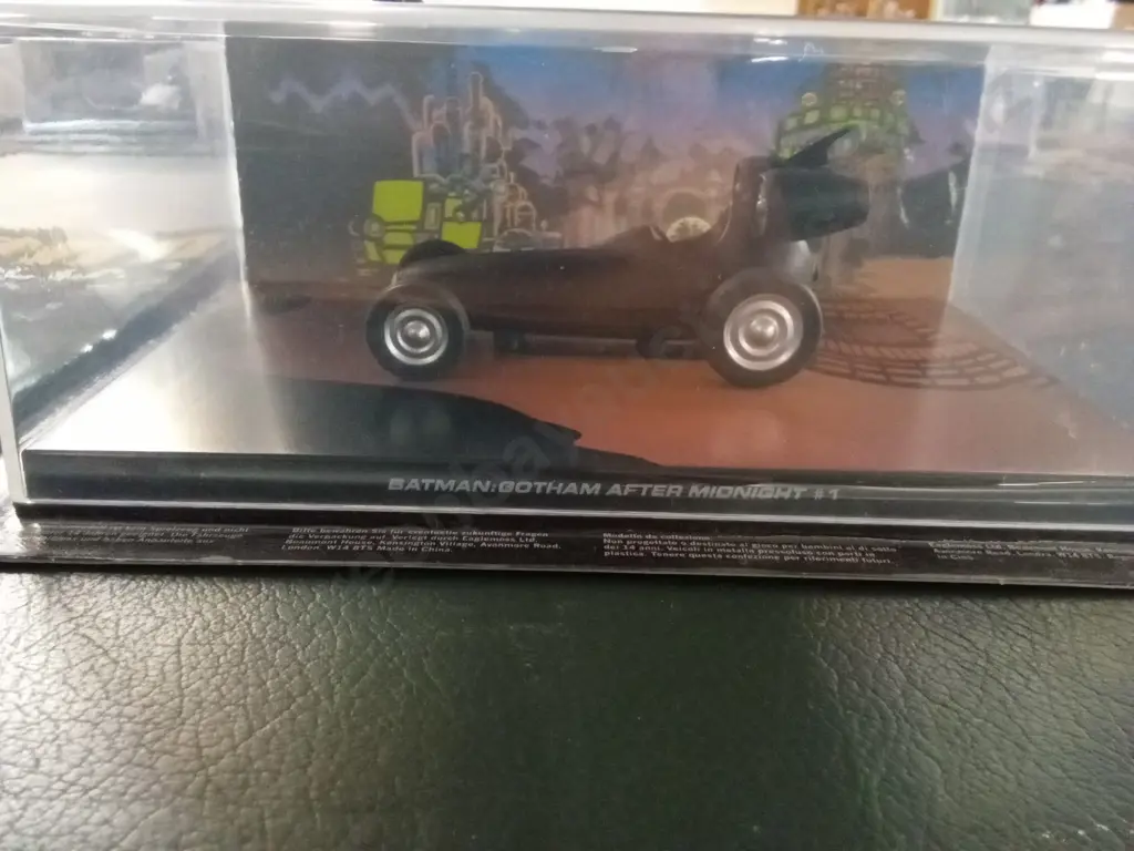 EAGLEMOSS BATMAN #1 BATMAN GOTHAM AFTER MIDNIGHT 1:43 PACKAGED PLUS CORRESPONDING MAGAZINE Image 1++