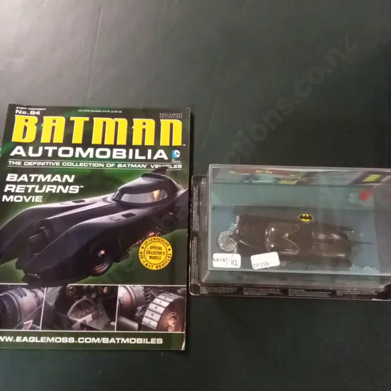 EAGLEMOSS BATMAN BATMOBILE #156 DETECTIVE COMICS 1:43 PACKAGED  PLUS CORRESPONDING MAGAZINE
