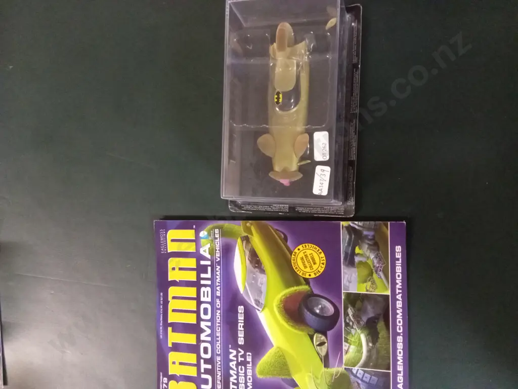 EAGLEMOSS BATMAN AUTOMOBILIA CATMOBILE 1:43 PACKAGED PLUS CORRESPONDING MAGAZINE Image 1++