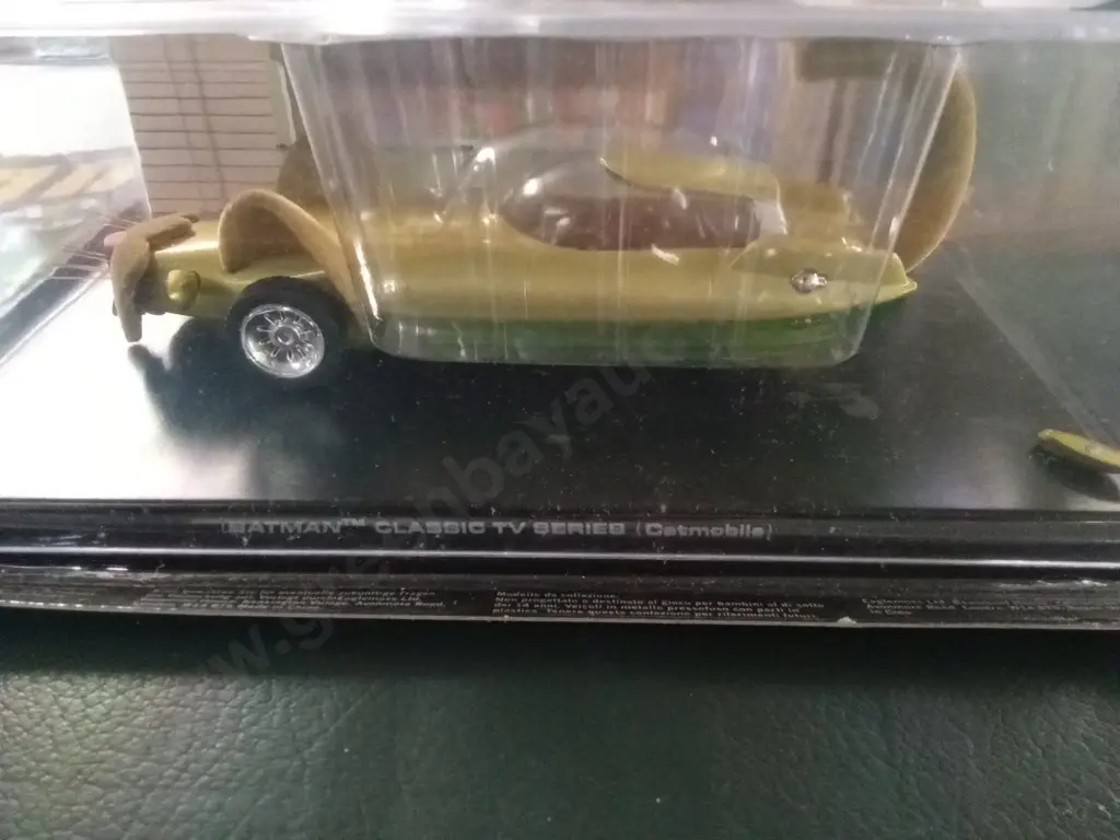 EAGLEMOSS BATMAN AUTOMOBILIA CATMOBILE 1:43 PACKAGED PLUS CORRESPONDING MAGAZINE Image 1++