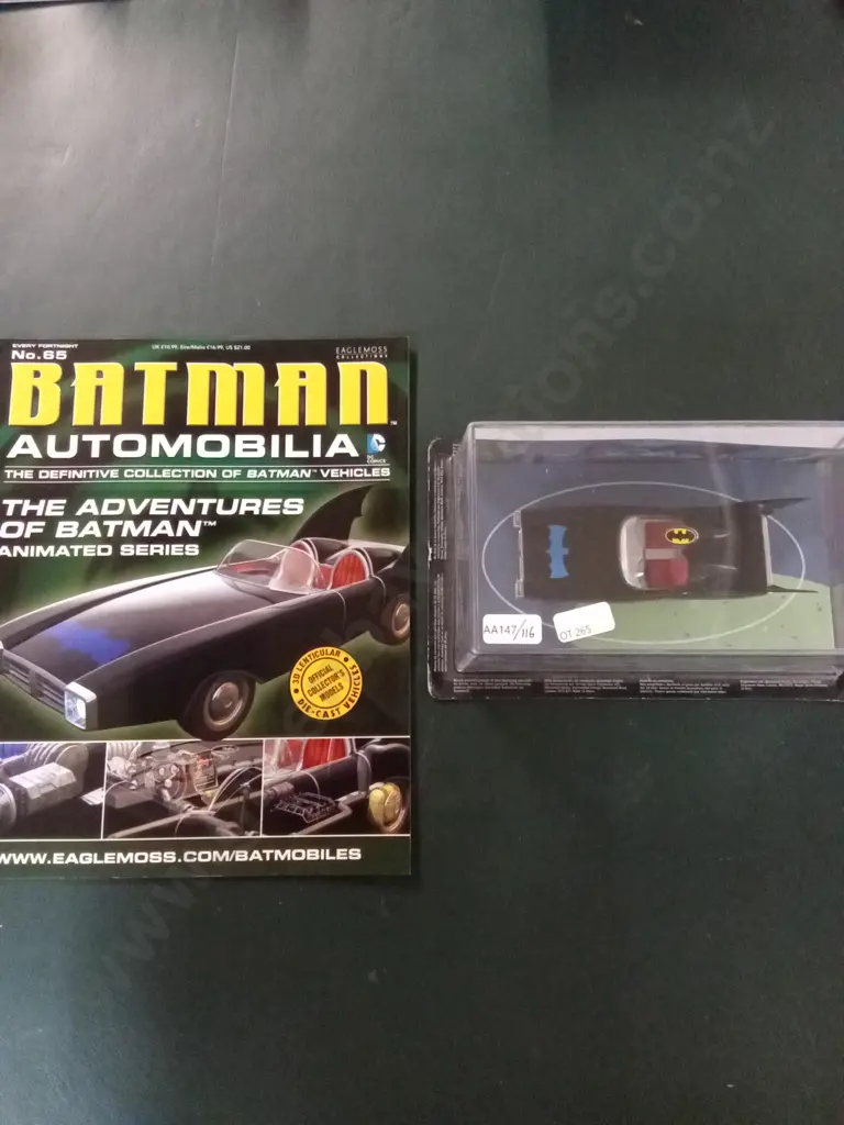 EAGLEMOSS BATMAN BATMOBILE THE ADVENTURES OF BATMAN ANIMATED SERIES 1:43 PACKAGED PLUS CORRESPONDING MAGAZINE Image 1++