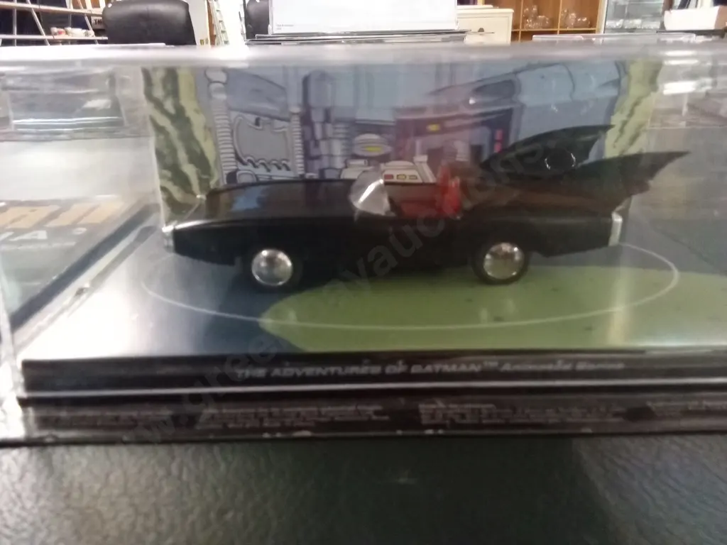 EAGLEMOSS BATMAN BATMOBILE THE ADVENTURES OF BATMAN ANIMATED SERIES 1:43 PACKAGED PLUS CORRESPONDING MAGAZINE Image 1++