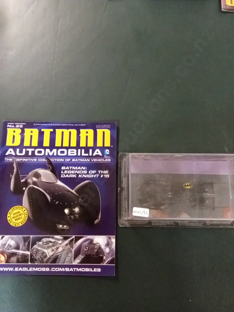 EAGLEMOSS BATMAN AUTOMOBILIA #15 BATMAN LEGENDS OF THE DARK KNIGHT 1:43 PACKAGED PLUS CORRESPONDING MAGAZINE Image 1++
