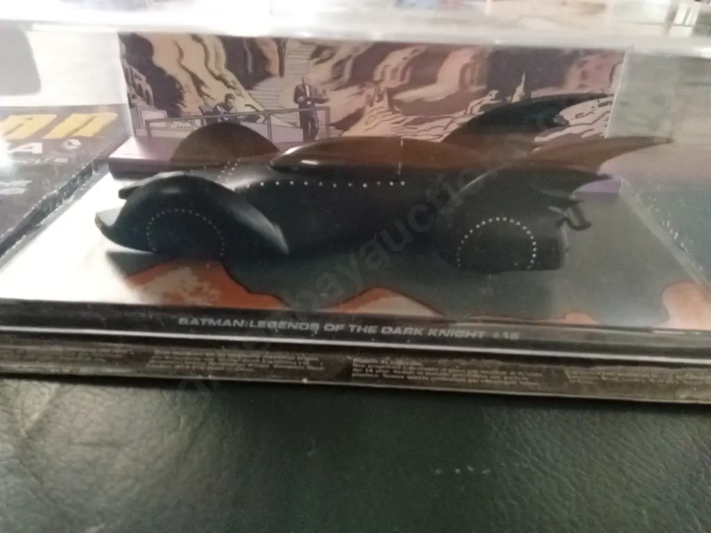 EAGLEMOSS BATMAN AUTOMOBILIA #15 BATMAN LEGENDS OF THE DARK KNIGHT 1:43 PACKAGED PLUS CORRESPONDING MAGAZINE Image 1++