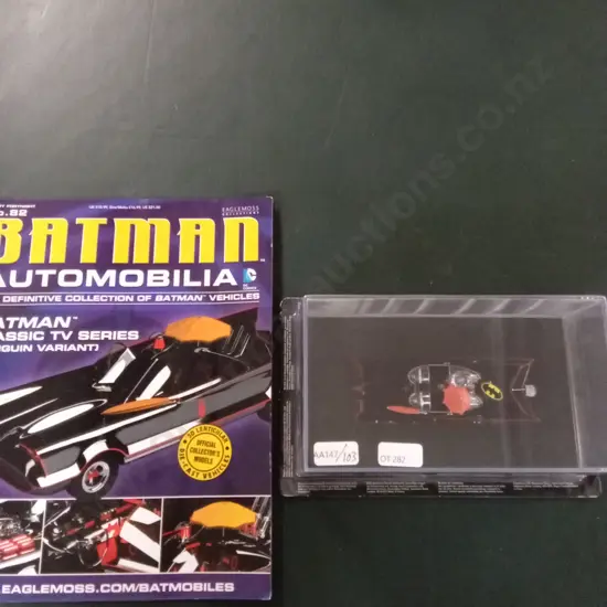 EAGLEMOSS BATMAN AUTOMOBILIA BATMAN CLASSIC TV SERIES PENGUIN VARIANT  1:43 PACKAGED PLUS CORRESPONDING MAGAZINE