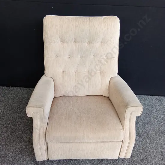 RECLING ARM CHAIR