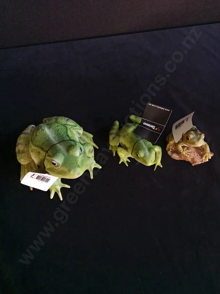 BRAND NEW TAKASHO FROG FIGURES, 13 CM, 7CM, 8CM Image 1++