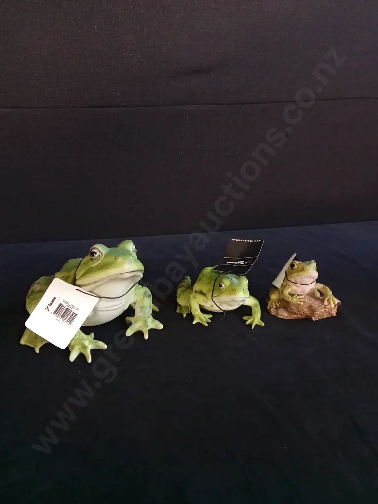 BRAND NEW TAKASHO FROG FIGURES, 13 CM, 7CM, 8CM Image 1++