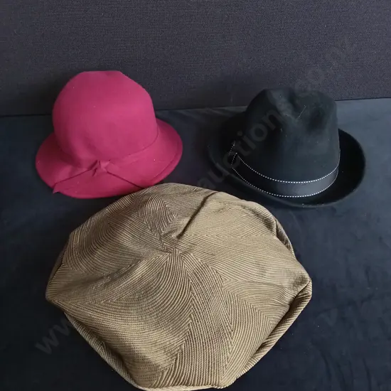 3 PIECES VINTAGE HATS