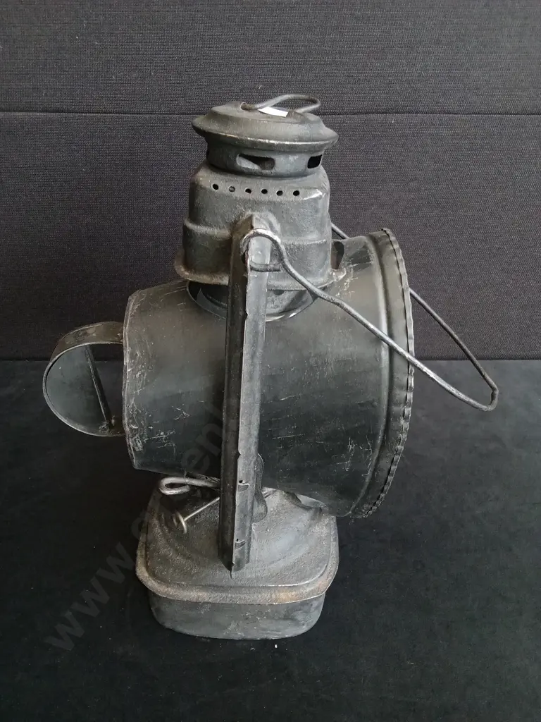 VINTAGE RAILWAY LANTERN Image 1++