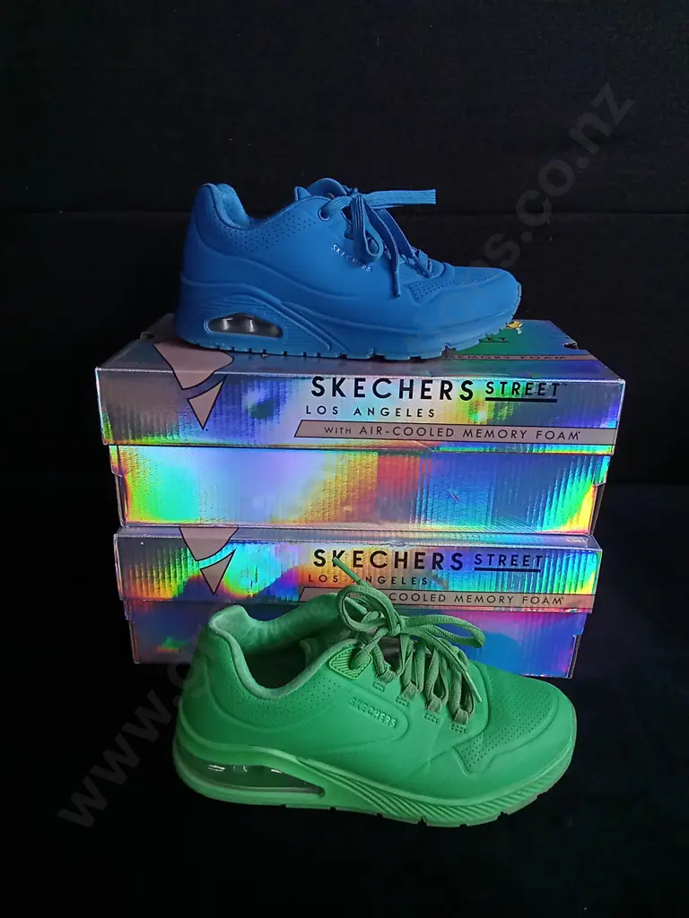 2 PAIRS OF SKETCHES SIZE 36 Image 1++