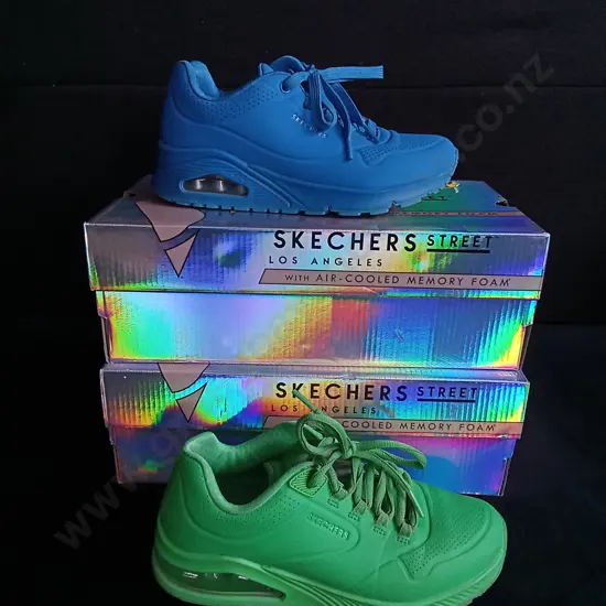 2 PAIRS OF SKETCHES SIZE 36