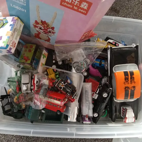 BOX OF TOYS MAINLY CARS