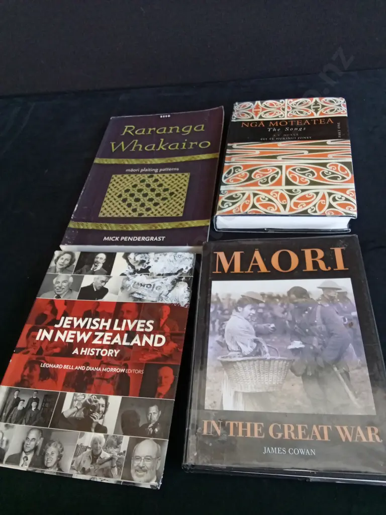 4 MAORI BOOKS Image 1++