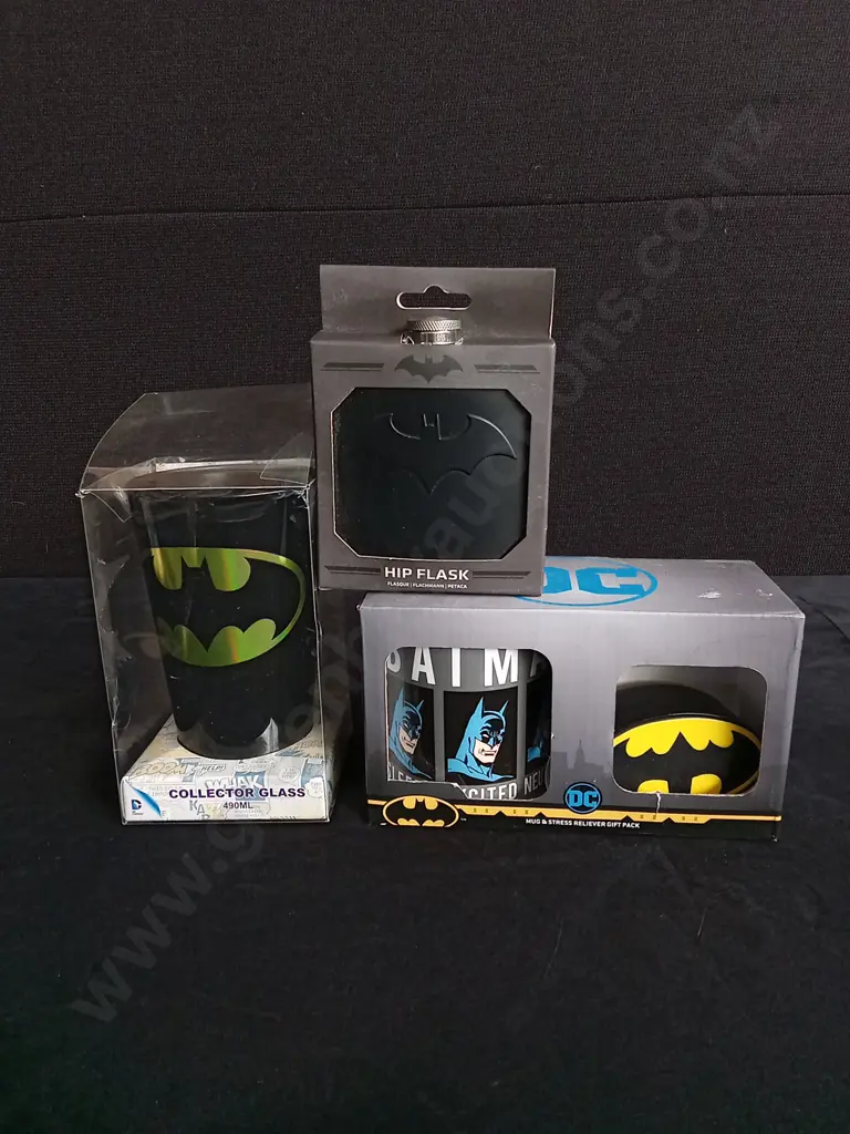 3 PIECES BATMAN DC COMICS MERCHANDISE Image 1++