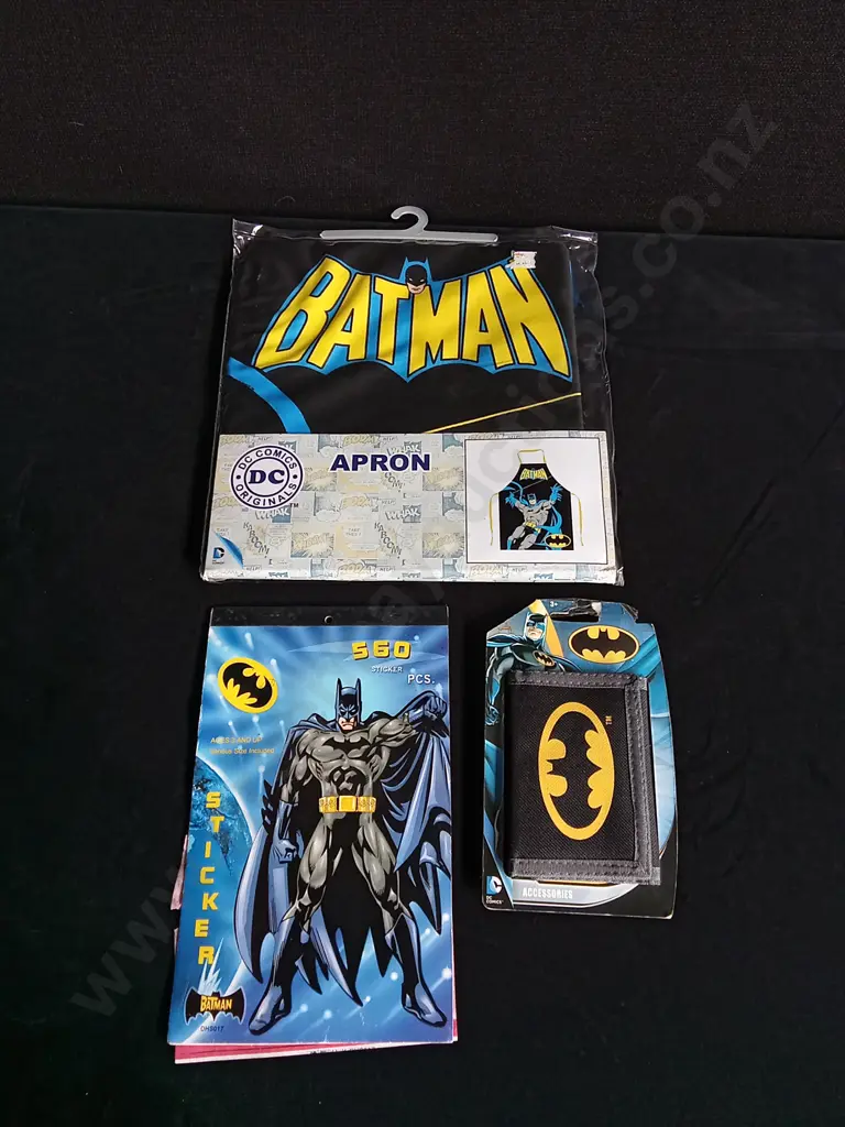 3 PIECES BATMAN DC COMICS MERCHANDISE Image 1++