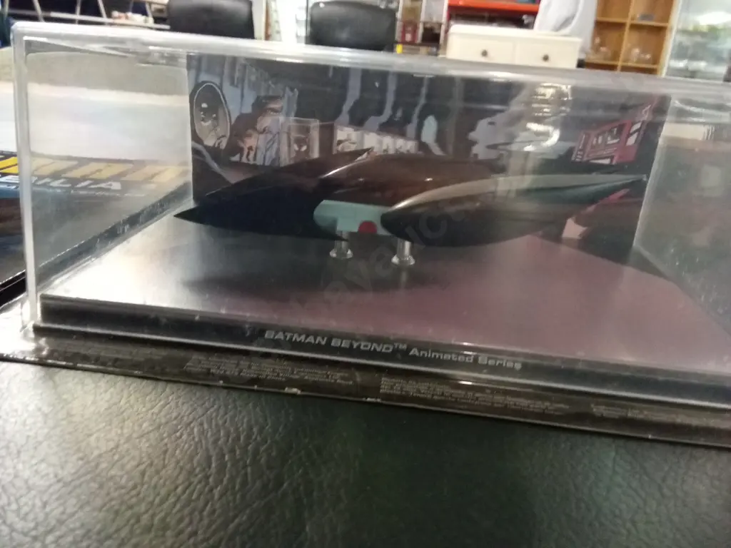 EAGLEMOSS BATMAN AUTOMOBILIA #37 BATMAN BEYOND 1:43 PACKAGED  PLUS CORRESPONDING MAGAZINE Image 1++