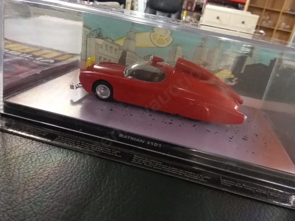 EAGLEMOSS BATMAN AUTOMOBILIA BATMAN CLASSIC TV SERIES 1:43 PACKAGED  PLUS CORRESPONDING MAGAZINE Image 1++