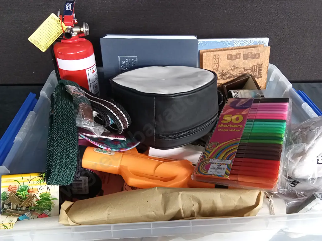 BOX OF ASSORTED ITEMS Image 1++