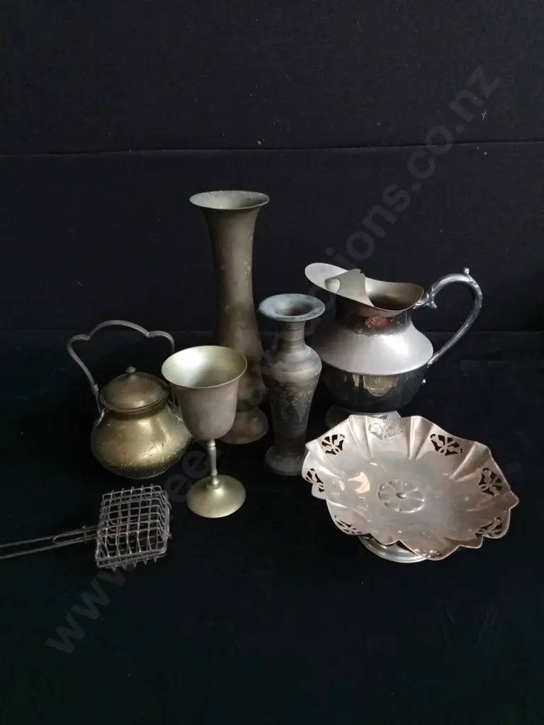 7 PIECES VINTAGE BRASS AND SILVER PLATED ITEMS Image 1++