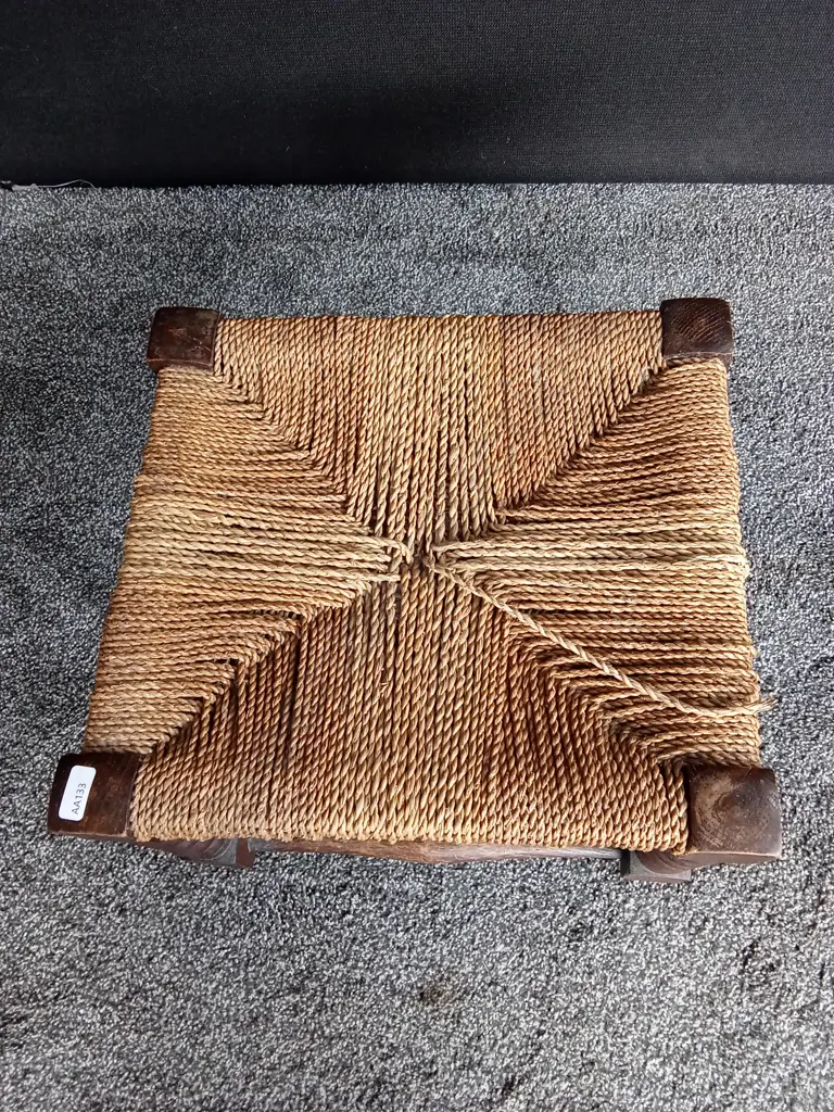 WOODEN STOOL WITH WOVEN RUSH L 30CM D 30CM H 30CM Image 1++