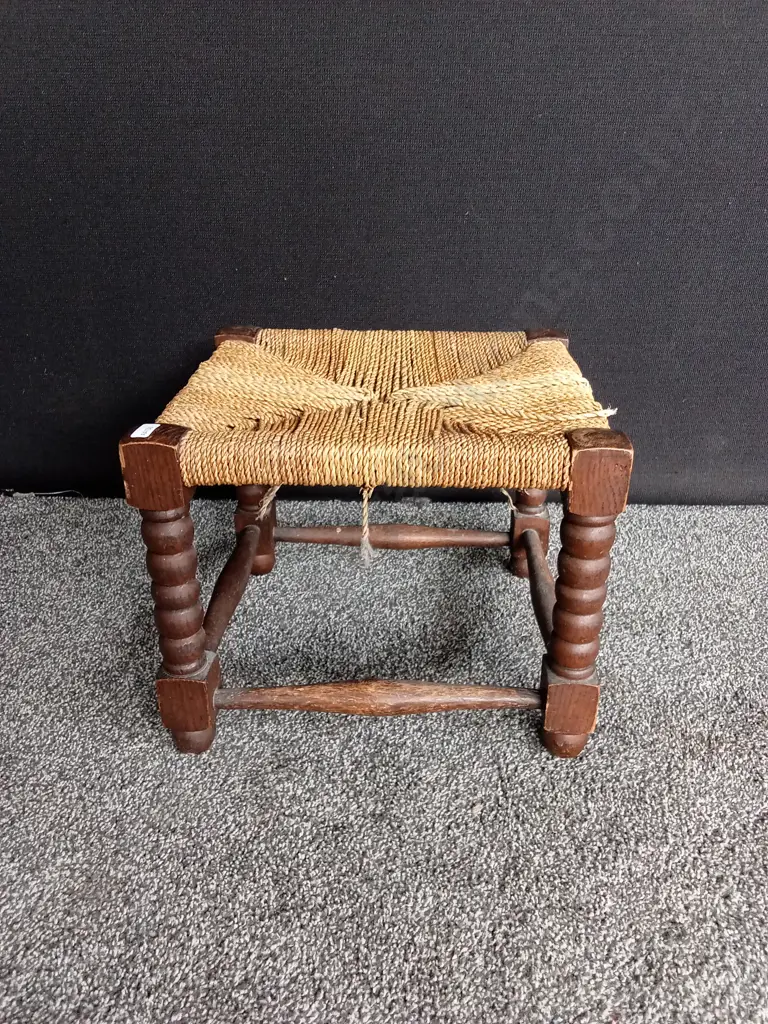WOODEN STOOL WITH WOVEN RUSH L 30CM D 30CM H 30CM Image 1++