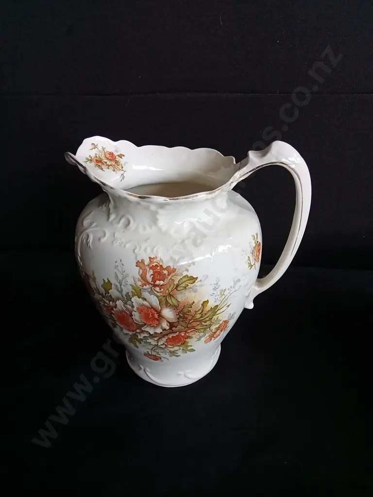 VINTAGE PORCELAIN WATER PITCHER AND BASIN SET Image 1++