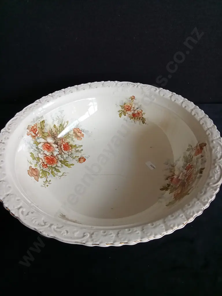 VINTAGE PORCELAIN WATER PITCHER AND BASIN SET Image 1++