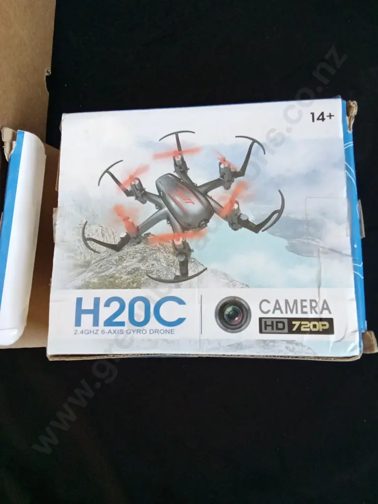 COLLECTION OF REMOTE CONTROL TOYS AND A DRONE Image 1++
