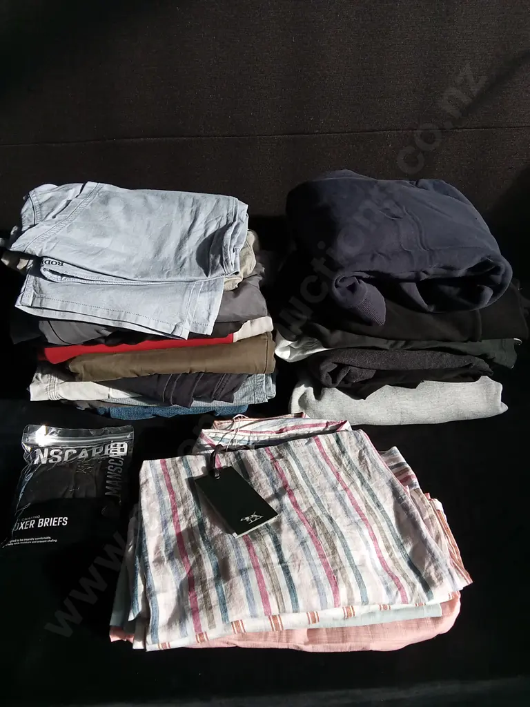 MIX OF MENS CLOTHES, BRAND NEW AND USED Image 1++