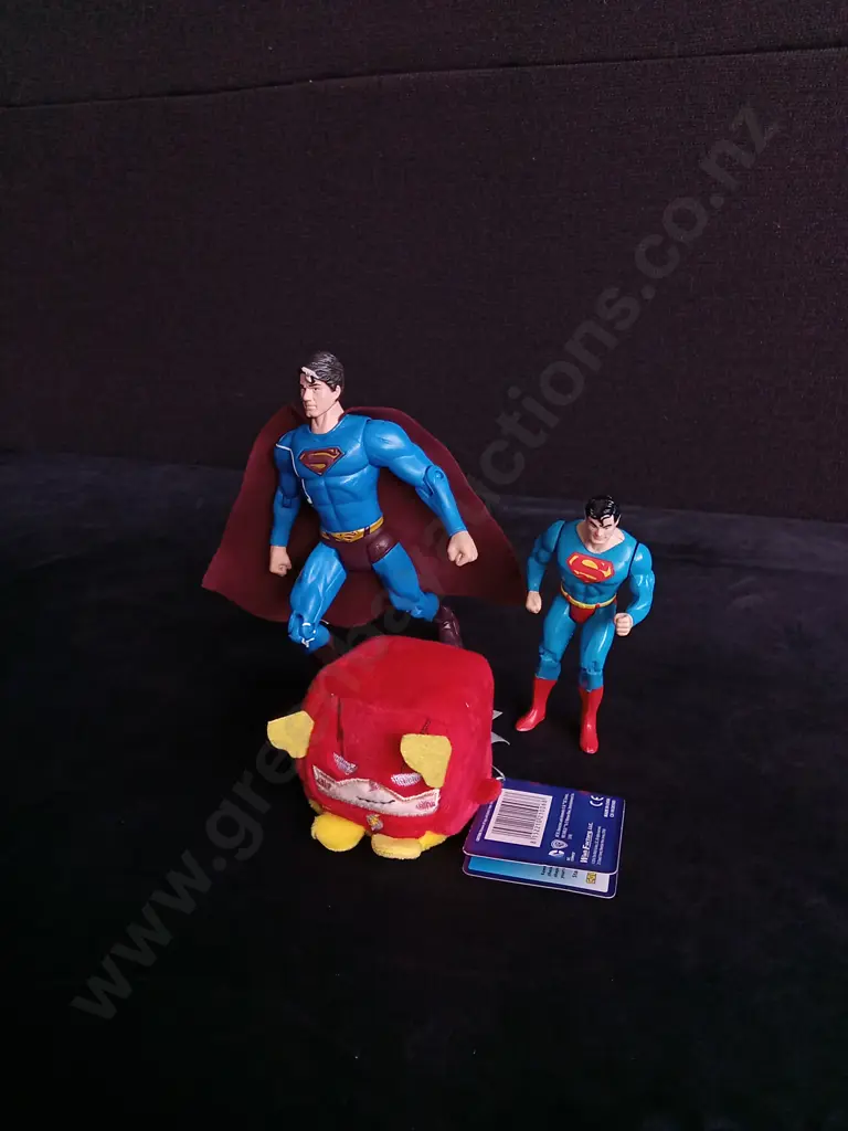 3 PIECES DC SUPERHEROES TOYS Image 1++