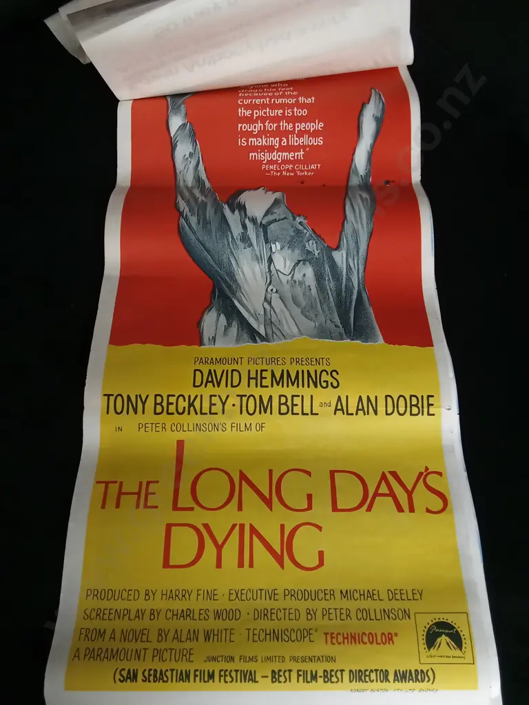 8 PIECES VINTAGE POSTERS Image 1++