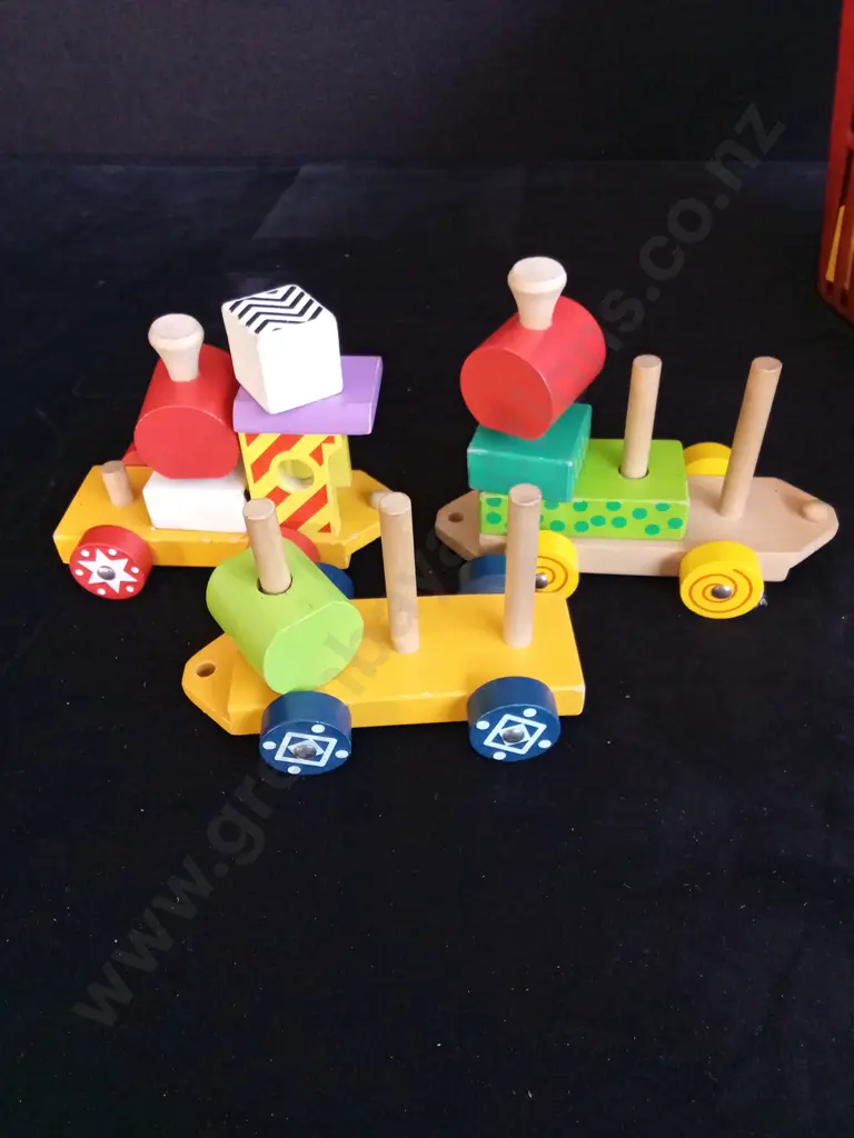 BASKET OF CHILDRENS TOYS Image 1++