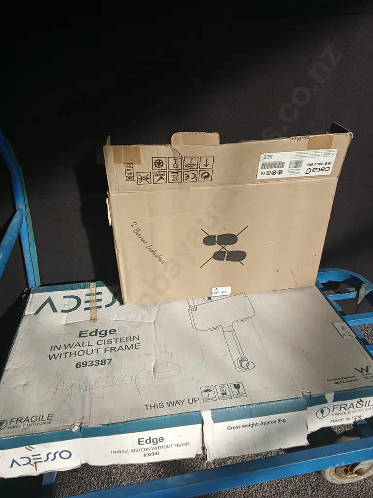 BRAND NEW ADESSO INWALL CISTERN AND CATA INDUCTION HOB Image 1++