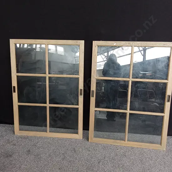 2 SLIDING WINDOWS H 1.34M L 98CM