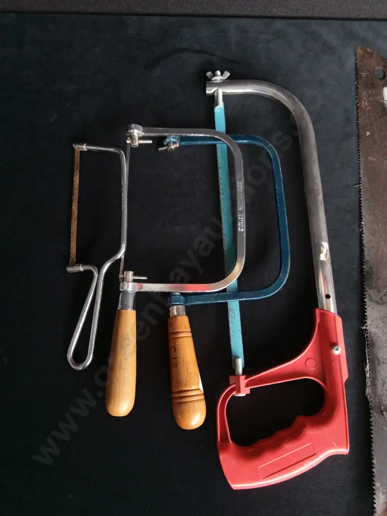 9 PIECES HACKSAWS AND HANDSAWS Image 1++