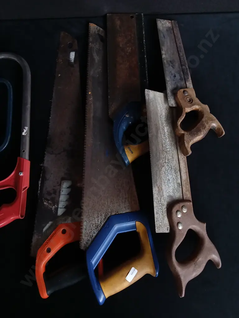 9 PIECES HACKSAWS AND HANDSAWS Image 1++