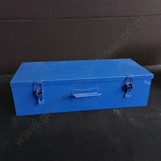 METAL TOOLBOX WITH CONTENTS