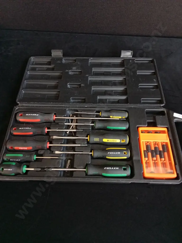 16 PIECE FULLER PRO SCREWDRIVER SET Image 1++