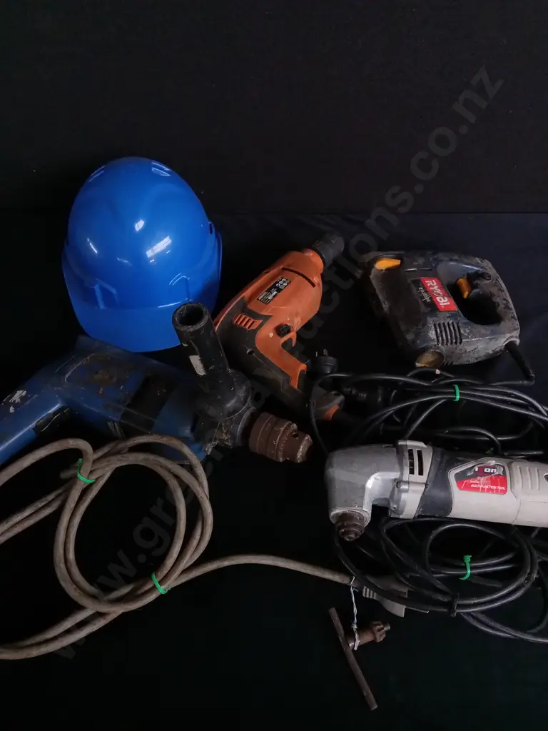 MIX OF POWER TOOLS WORKING Image 1++