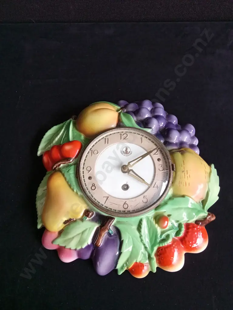 VINTAGE GERMAN CERAMIC FRUIT WALL CLOCK Image 1++
