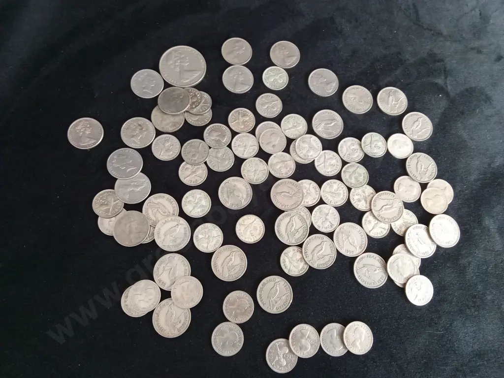 COLLECTION OF VINTAGE NEW ZEALAND COINS Image 1++