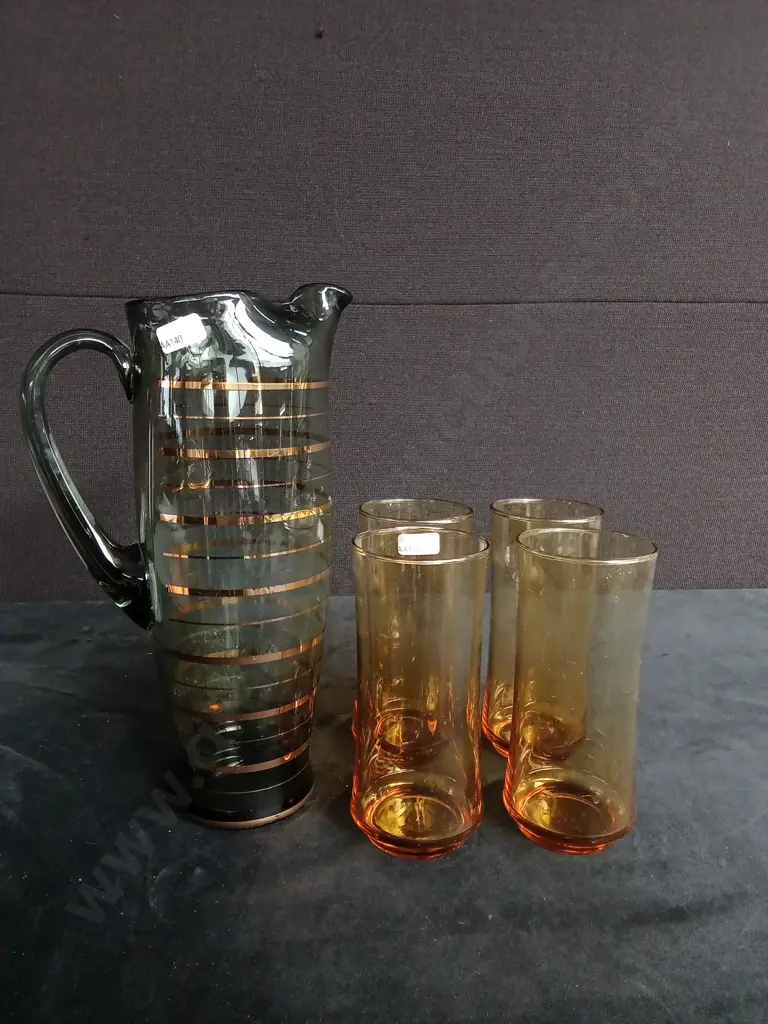 4 GLASSES AND A JUG Image 1++
