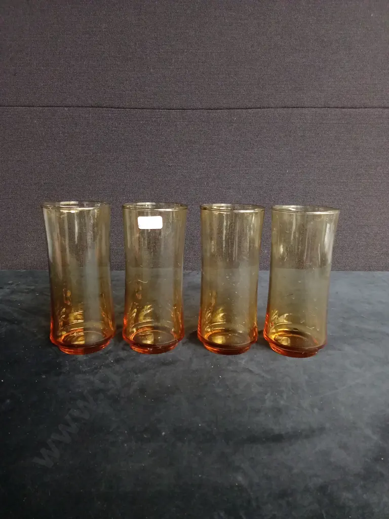 4 GLASSES AND A JUG Image 1++