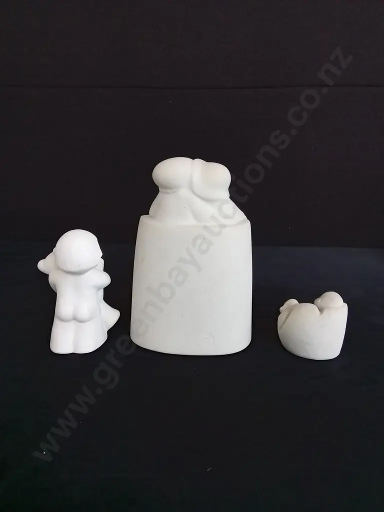 3 MARBELL STONE FIGURINES Image 1++