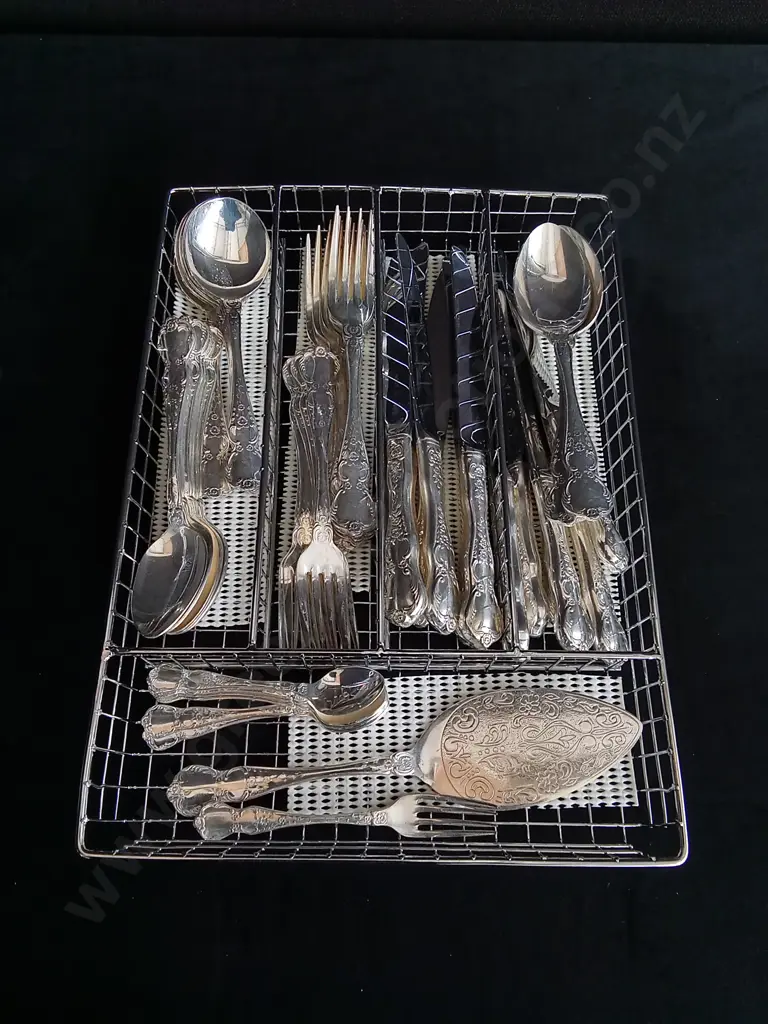 46 PIECES G. & E. RODD SILVER PLATED CUTLERY SET "CAMILLE" PATTERN, AND DISH RACK Image 1++