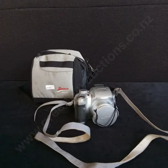 FUJIFILM FINEPIX S3000 CAMERA AND CASE, UNTESTED