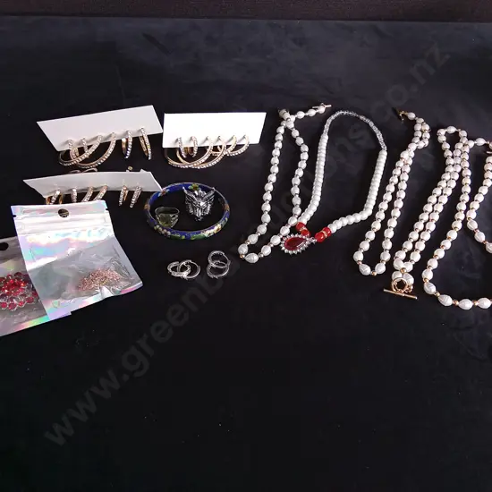 ASSORTED JEWELLERY